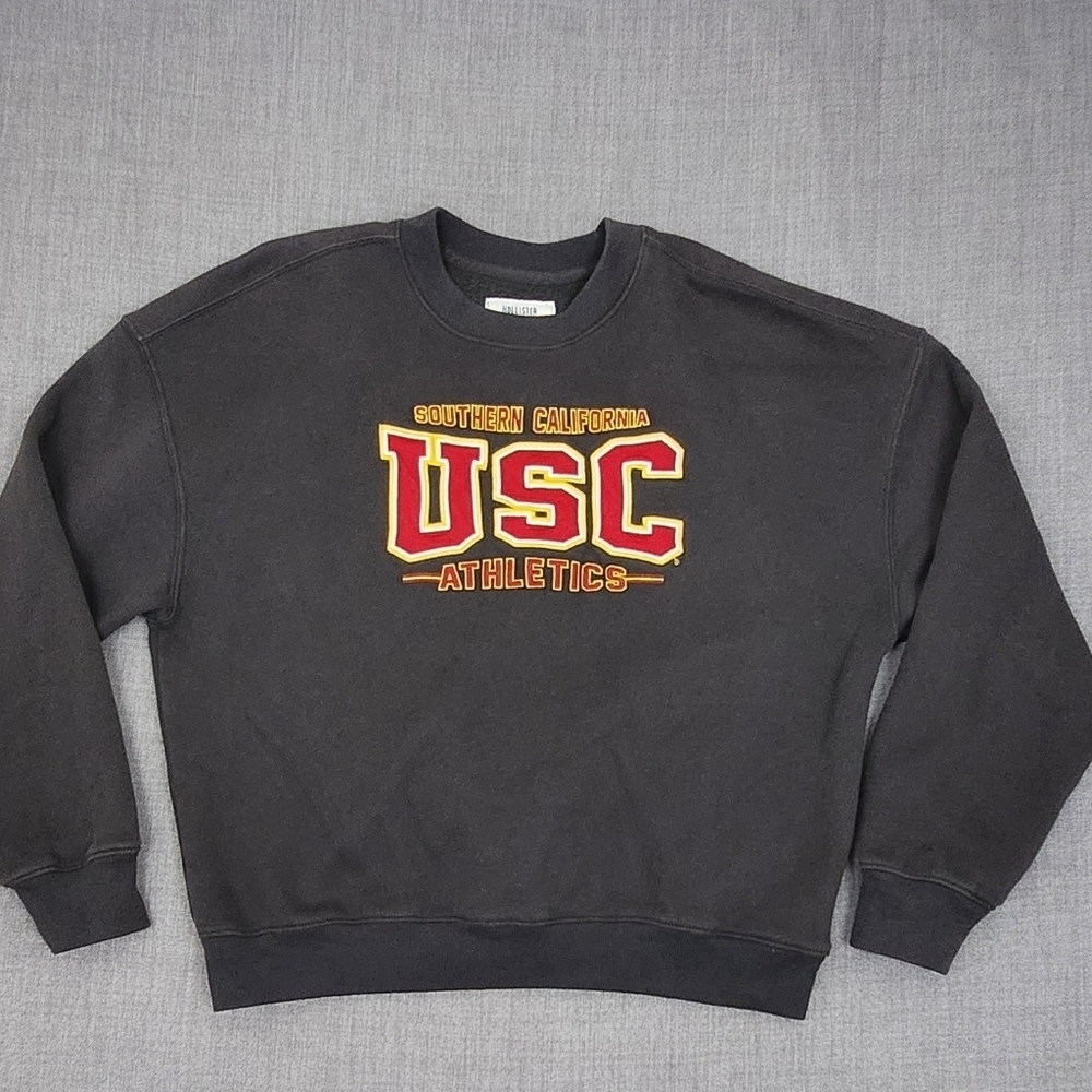 Hollister × USC University Southern California Athletics Crewneck Box Sweater. S